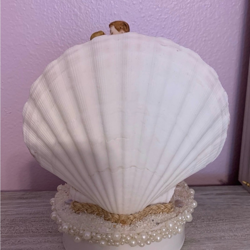Romantic Wedding Cake Topper with Seashell Design - Picture 2 of 4